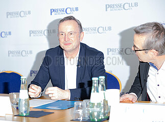 Evangelischer Landesbischof Christian Kopp im Presseclub München