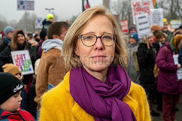 Demo Gemeinsam fuer Demokratie und Solidaritaet in Schleswig  02.02.2025