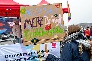 Demo Gemeinsam fuer Demokratie und Solidaritaet in Schleswig  02.02.2025