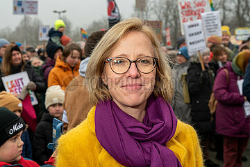 Demo Gemeinsam fuer Demokratie und Solidaritaet in Schleswig  02.02.2025