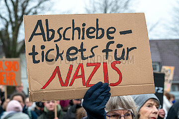 Demo Gemeinsam fuer Demokratie und Solidaritaet in Schleswig  02.02.2025