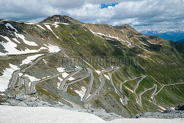 Passstrasse  Stilfserjoch  Suedtirol  Italien
