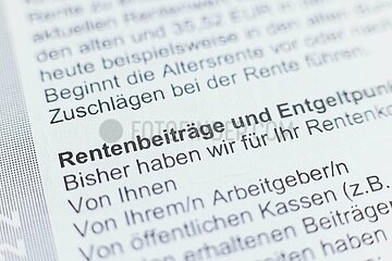 Nahaufnahme eines Rentenbescheids mit hervorgehobenem Text: Rentenbeiträge