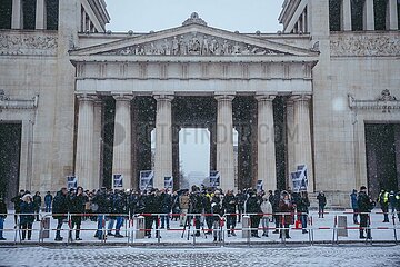 Antifaschistischer Protest gegen die Trauer Kundgebung der AfD wegen des mutmaßlichen Anschlags in München