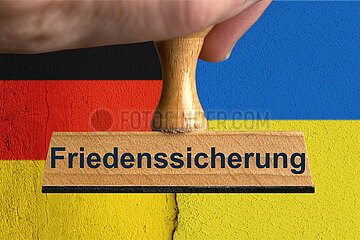 Symbolischer Stempel Friedenssicherung