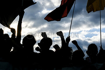 Thousands join the 39th commemoration of EDSA People Power Uprising