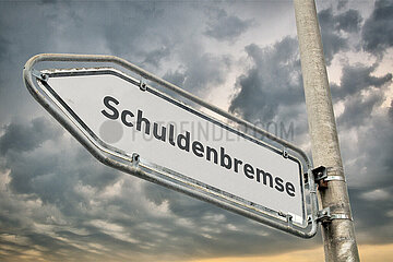 Symbolischer Wegweiser Schuldenbremse