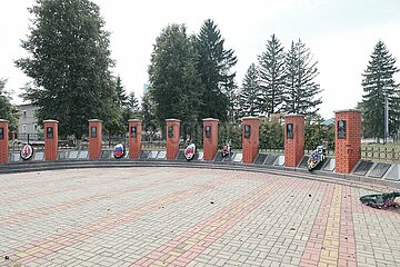 Das sowjetische/russische Ehrenmal im Stadtzentrum von Sudscha.