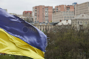 Die ukrainische Flagge weht im Wind