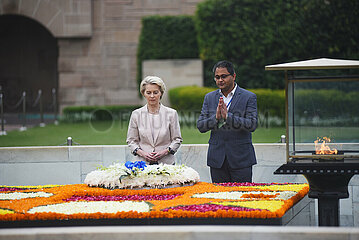 Ursula von der Leyen at the Gandhi memorial in New Delhi