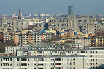 Berlin  Deutschland - Wohnbebauung in Berlin-Kreuzberg mit Blickrichtung Ost