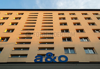 Berlin  Deutschland - Das A & O Hostel in der Koepenicker Strasse in Berlin-Mitte.