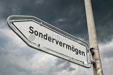 Symbolischer Wegweiser Sondervermoegen