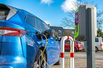Skoda Enyaq beim Laden