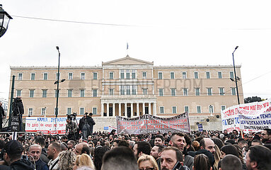 Greece: Massive protest in Athens on rail crash anniversary