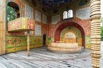 Place of thinking in Babyn Jar