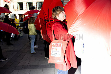 Aktion zum Gender Pay Gap in München
