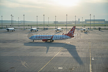 Berlin  Deutschland  Corendon Airlines Boeing 737-800 Passagierflugzeug auf dem Flughafen Berlin Brandenburg BER