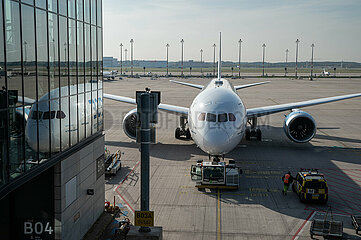 Berlin  Deutschland  Norse Atlantic Airways Boeing 787-9 Dreamliner Passagierflugzeug auf dem Flughafen Berlin Brandenburg BER