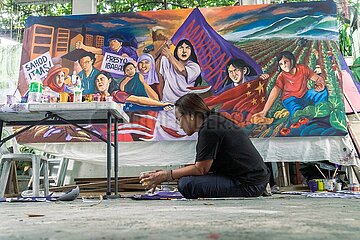 Women artist prepares for International Women’s Day