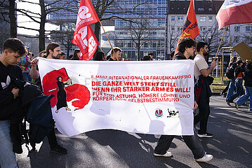 Demonstranten in Hannover am 08.03.2025 zum Feministischen Kampftag