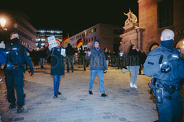 Protestaktion gegen rechten Aufmarsch in Nürnberg