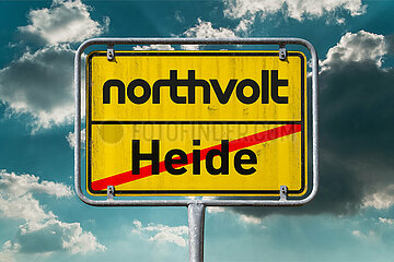 Symbolisches Ortsschild Northvolt - Heide