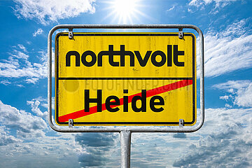 Symbolisches Ortsschild Northvolt - Heide