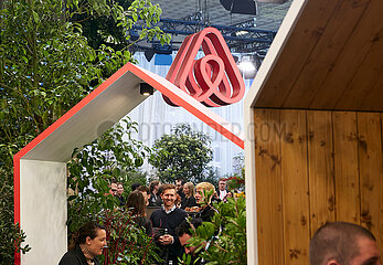 Berlin  Deutschland - Der Messestand von Airbnb auf der ITB 2025.