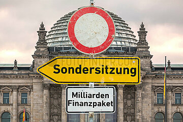 Symbolische Schilder Sondersitzung - Milliarden Finanzpaket
