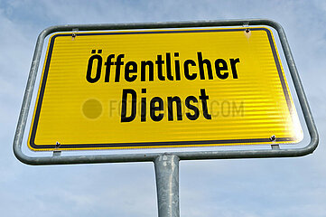Ortsschild als Symbol für den öffentlichen Dienst