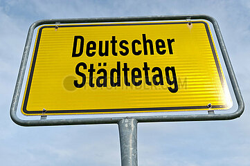 Ortsschild als Symbol für den Deutschen Städtetag
