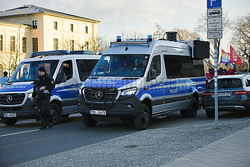 Gegenprotest und Protest von Reichsbürgern in Schwerin