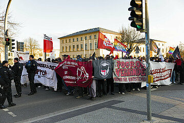 Gegenprotest und Protest von Reichsbürgern in Schwerin