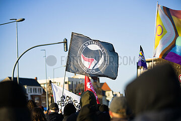 Gegenprotest und Protest von Reichsbürgern in Schwerin