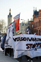 Gegenprotest und Protest von Reichsbürgern in Schwerin