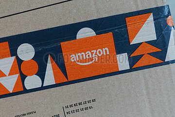 Amazon testet neue Gebühren für verpackte Retouren.