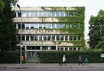 Berlin  Deutschland - Die GuthsMuths Grundschule in der Singerstrasse in Berlin-Mitte