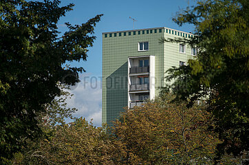 Berlin  Deutschland - DDR Plattenbauten in Berlin-Mitte