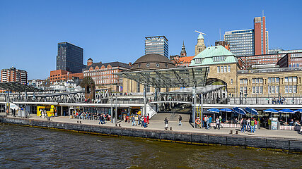 Hamburg - St. Pauli-Landungsbruecken