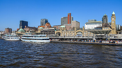 Hamburg - St. Pauli-Landungsbruecken