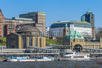 Hamburg - St. Pauli-Landungsbruecken