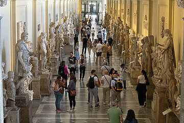 Vatikanstadt  Italien  Menschen im Chiaramonti Museum