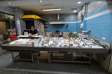 Albanien  Tirana - Marktstand mit Fisch