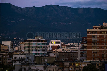 Albanien  Tirana - Wohnblocks im Zentrum