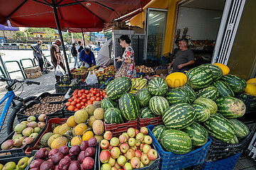 Albanien  Tirana - Obst- und Gemuesegeschaeft
