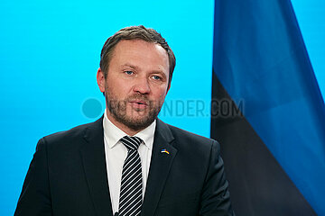 Berlin  Deutschland - Der estnische Aussenminister Margus Tsahkna bei einer Pressekonferenz im Aussenministerium.