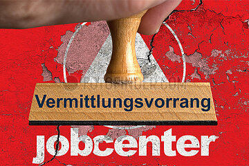 Symbolischer Stempel Vermittlungsvorrang