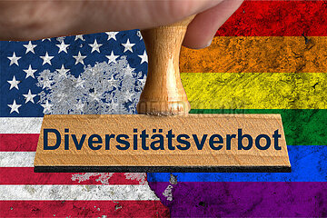 Symbolischer Stempel Diversitaetsverbot