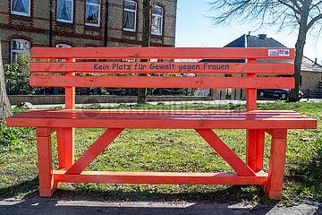 Kein Platz fuer Gewalt an Frauen Orange Bank in Schleswig